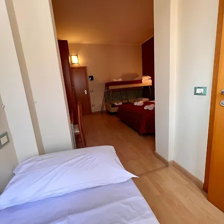 Tina Hotel 2*