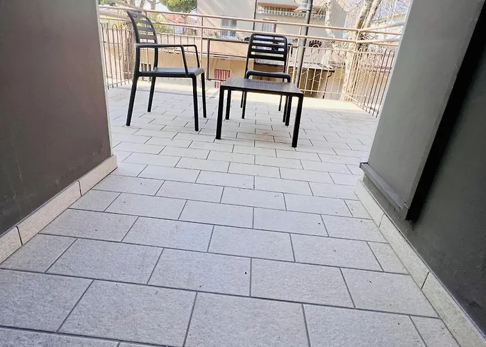 酒店 Tina Easy Only