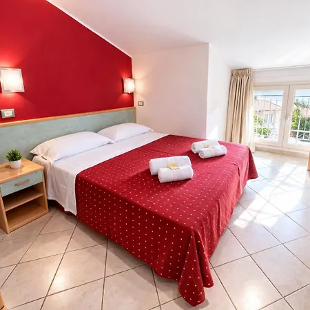 Szálloda Hotel Villa Tina Easy Stay B&B 2*