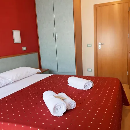 Hotel Villa Tina Easy Stay B&B فندق